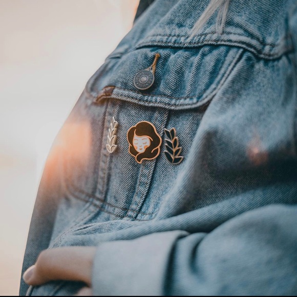 Laurel Pins - Picture 3 of 3